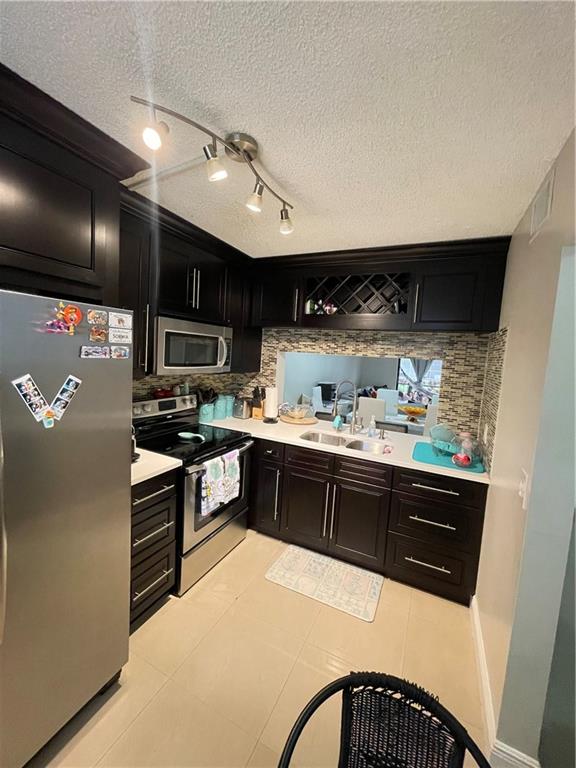 VILLAS AT MEADOW LAKES - Residential