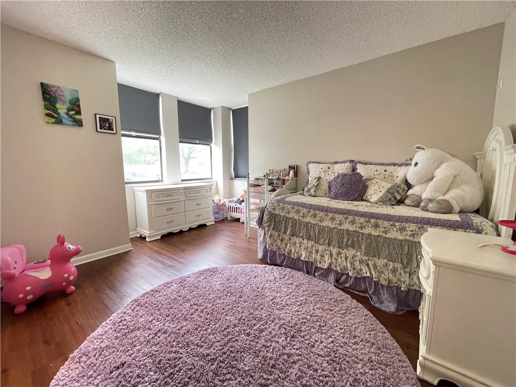 VILLAS AT MEADOW LAKES - Residential