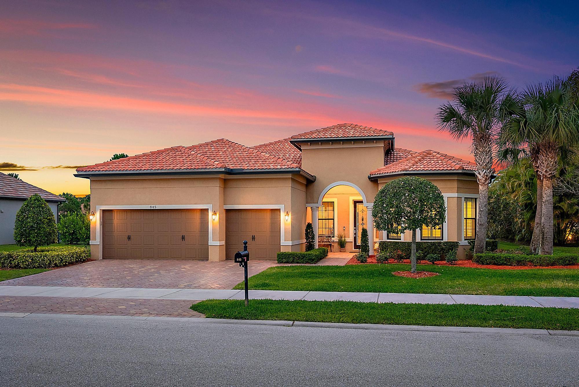845 SW Habitat Lane