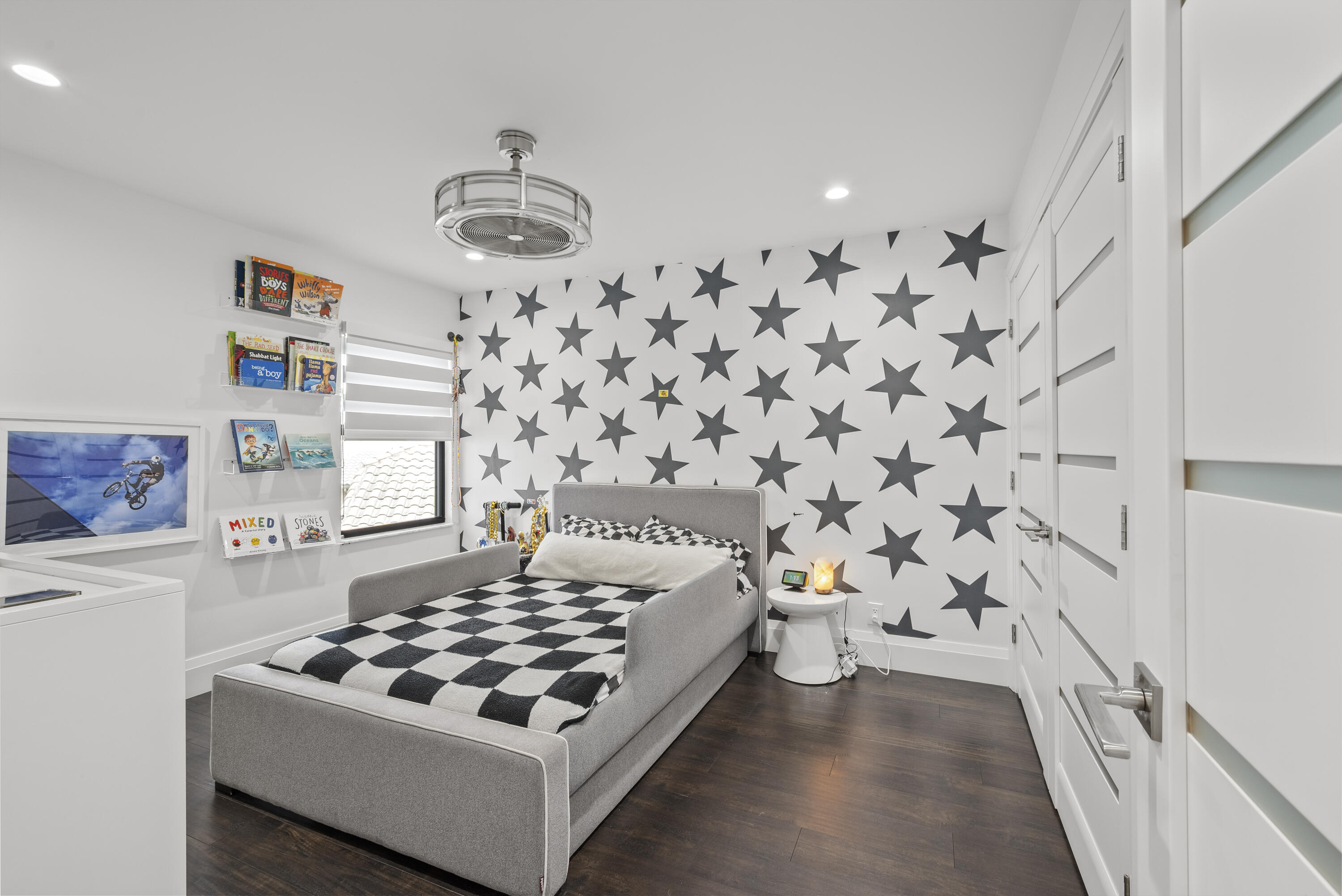 VICTORIA ISLES - Residential