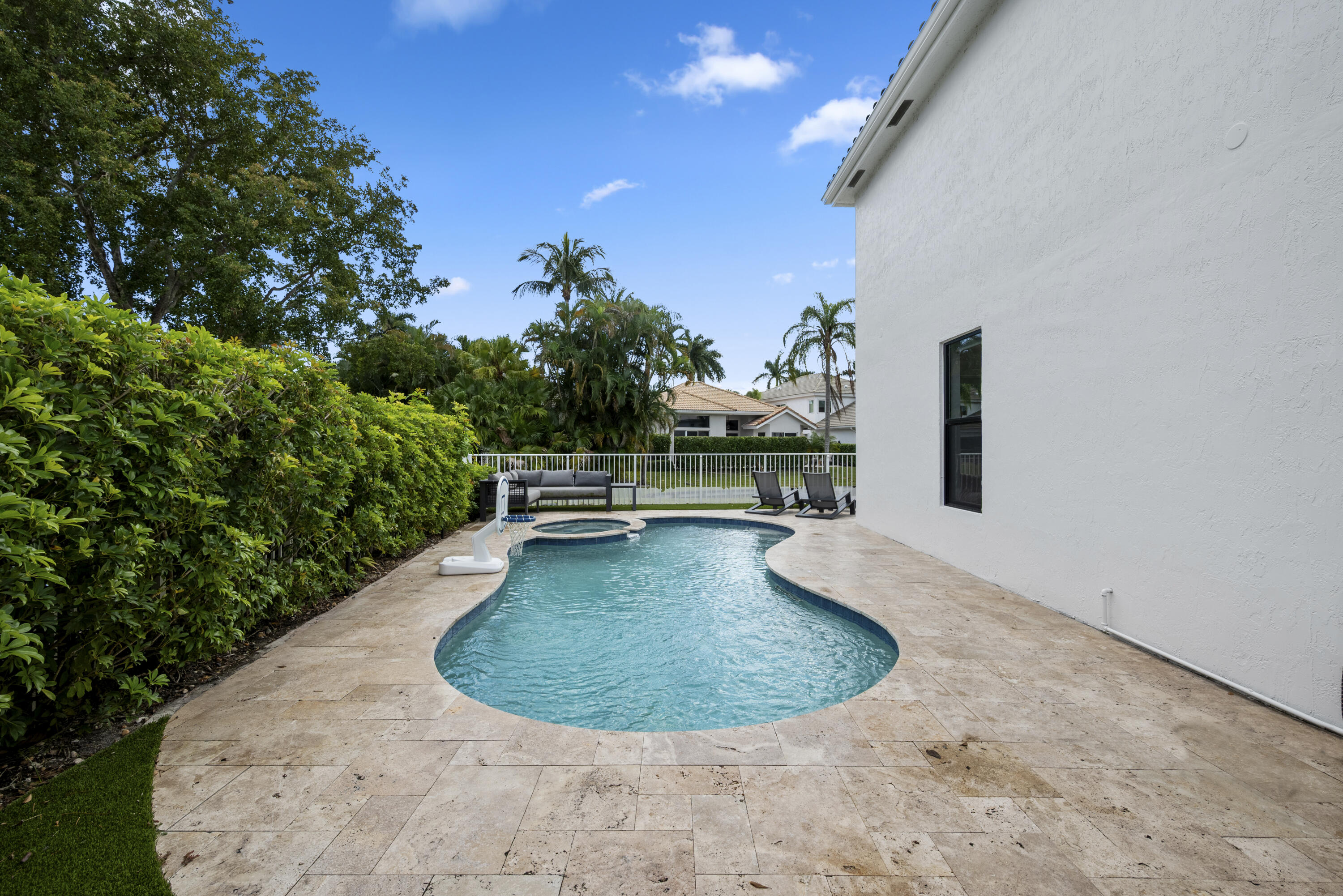 VICTORIA ISLES - Residential