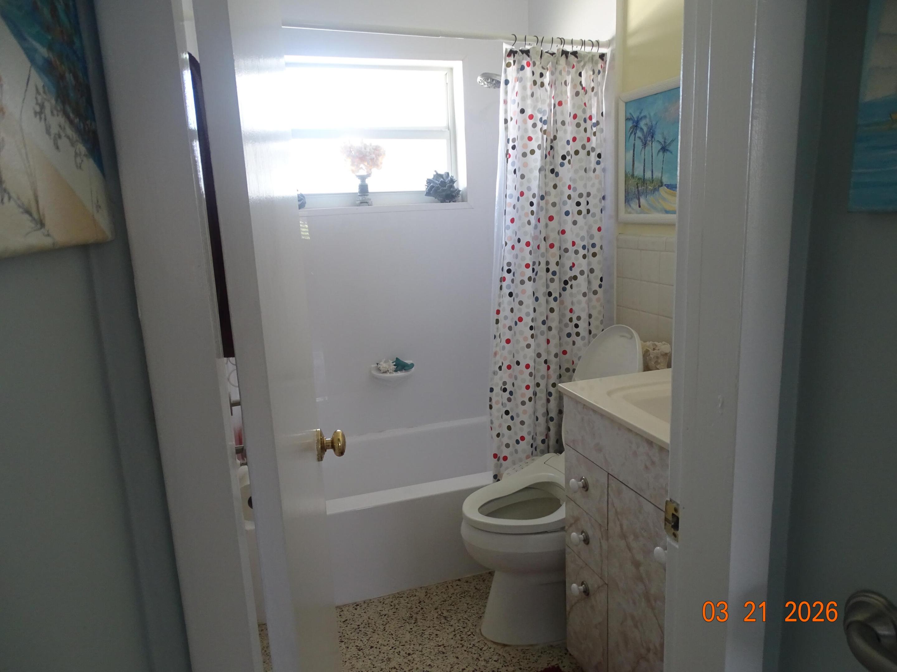 UNIVERSITY GARDENS - Residential