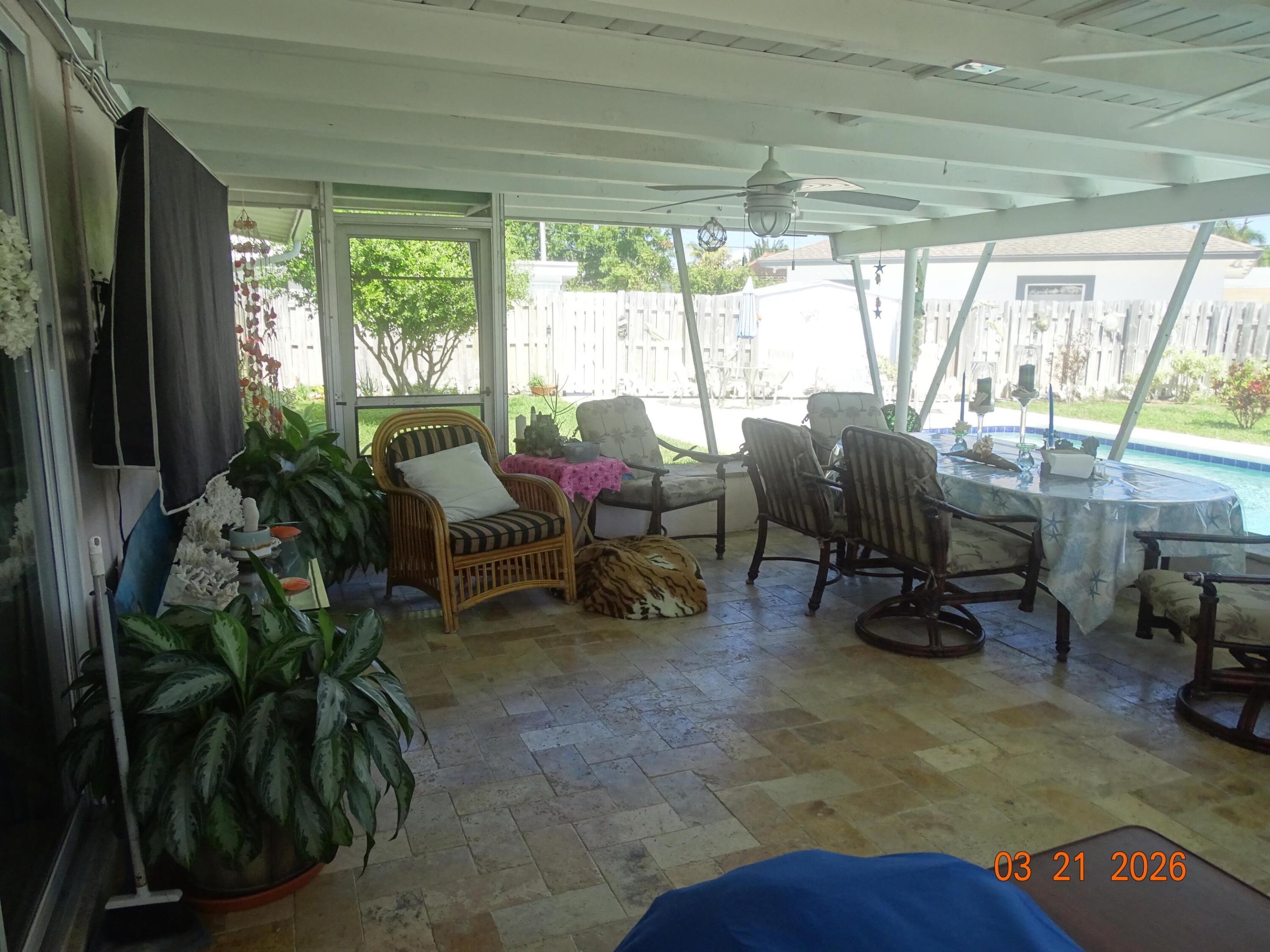 UNIVERSITY GARDENS - Residential