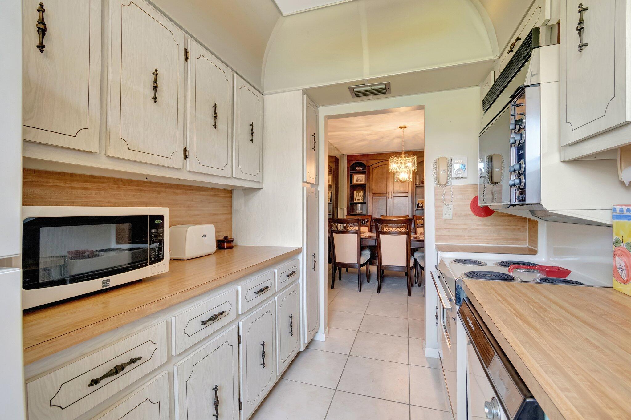 HIGH POINT OF DELRAY SEC 6 CONDO - Residential