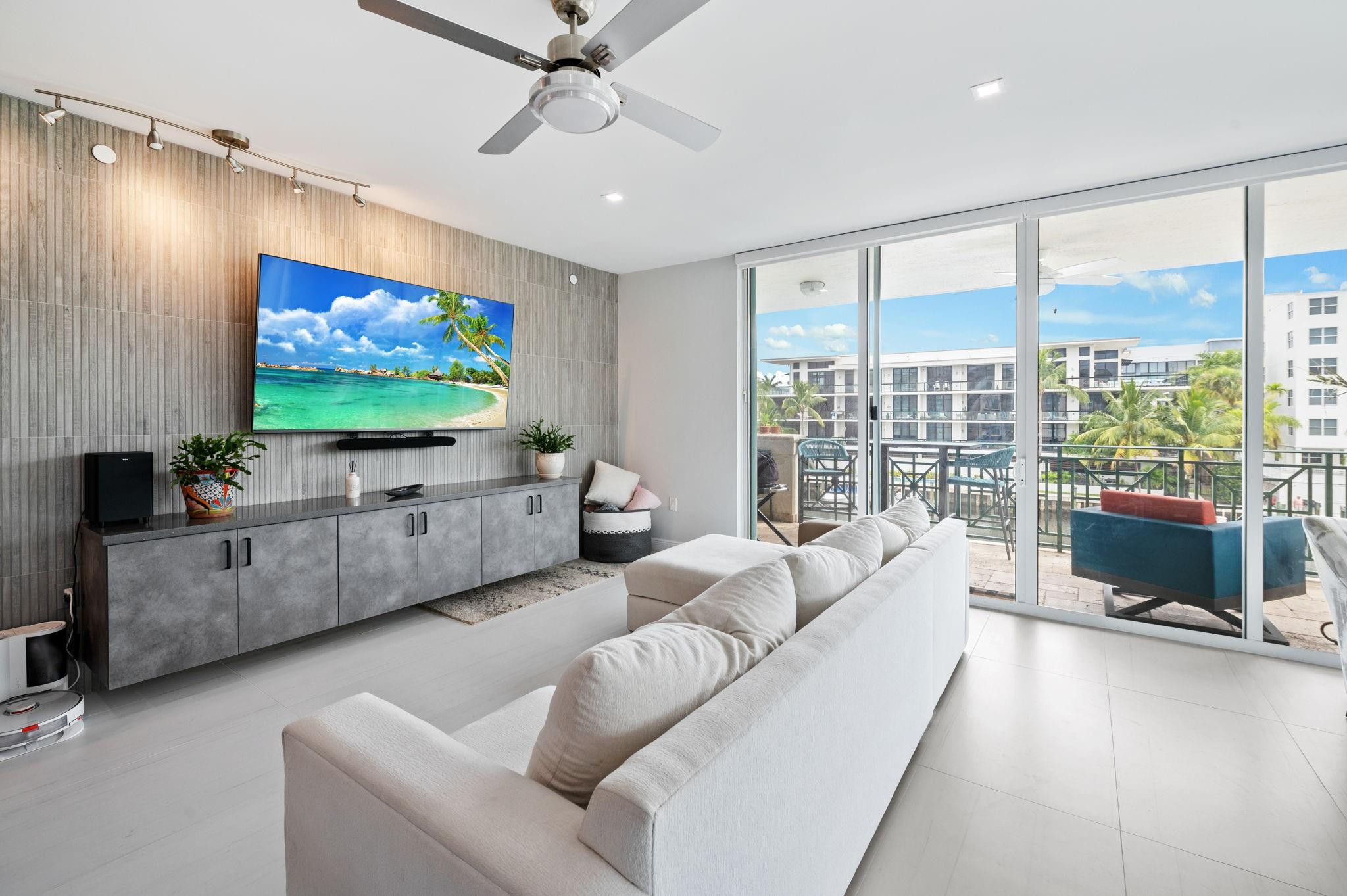 LANDINGS AT LAS OLAS - Residential