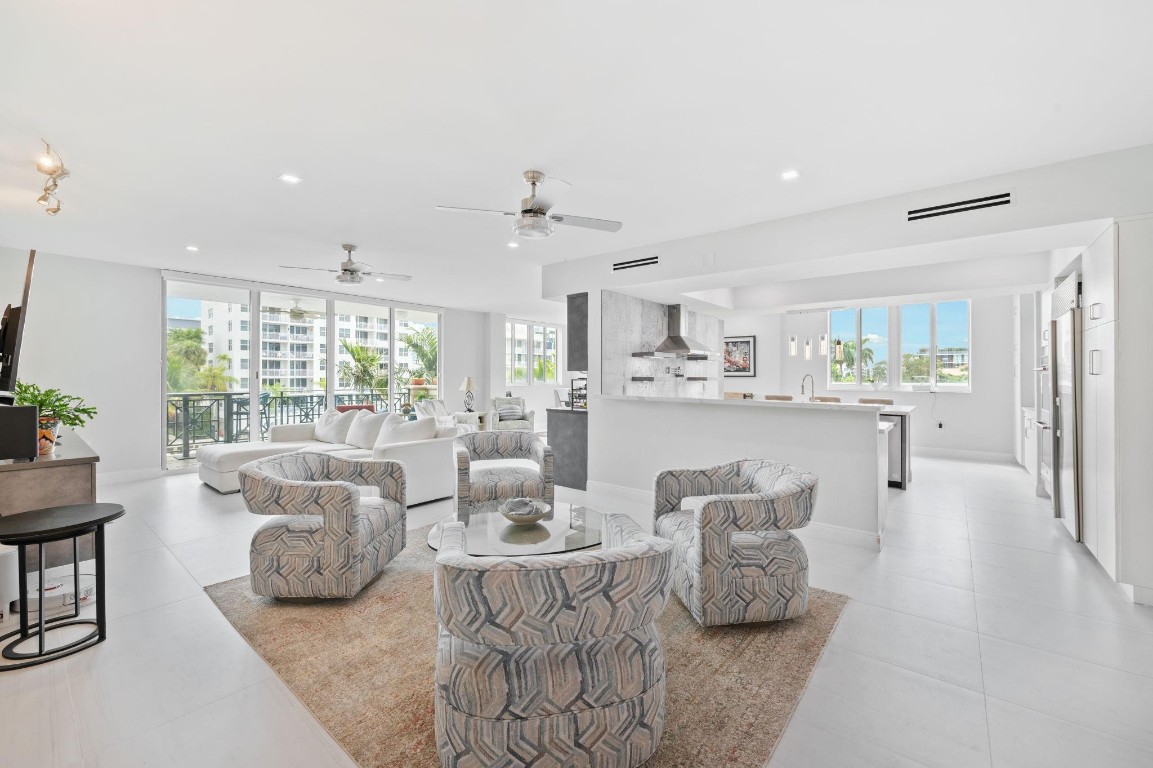 400 Hendricks Isle 3A