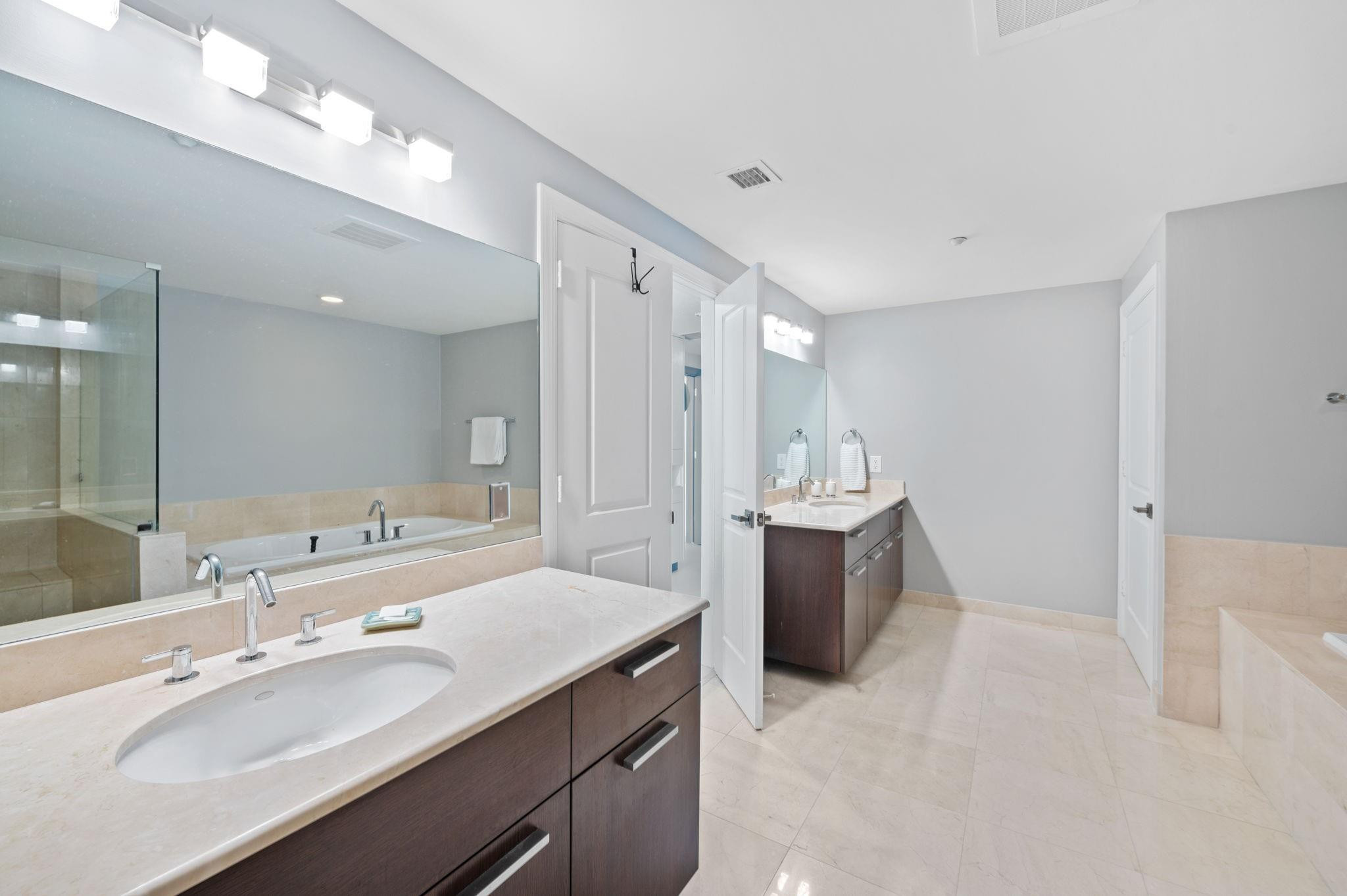 LANDINGS AT LAS OLAS - Residential