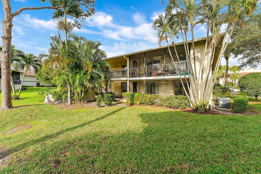 Photo of 6516 Chasewood Dr #D, Jupiter, FL 33458 (MLS # F10420278)