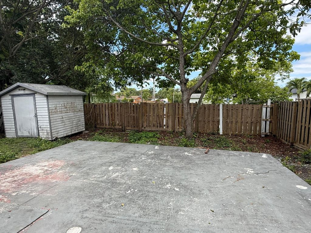 Photo of 4415 SW 72nd Terrace, Davie, FL 33314 (MLS # B26016594)