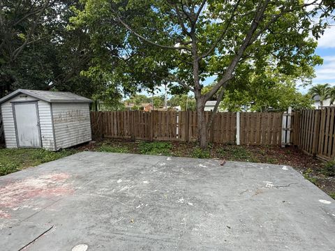4415 SW 72nd Terrace Davie FL 33314