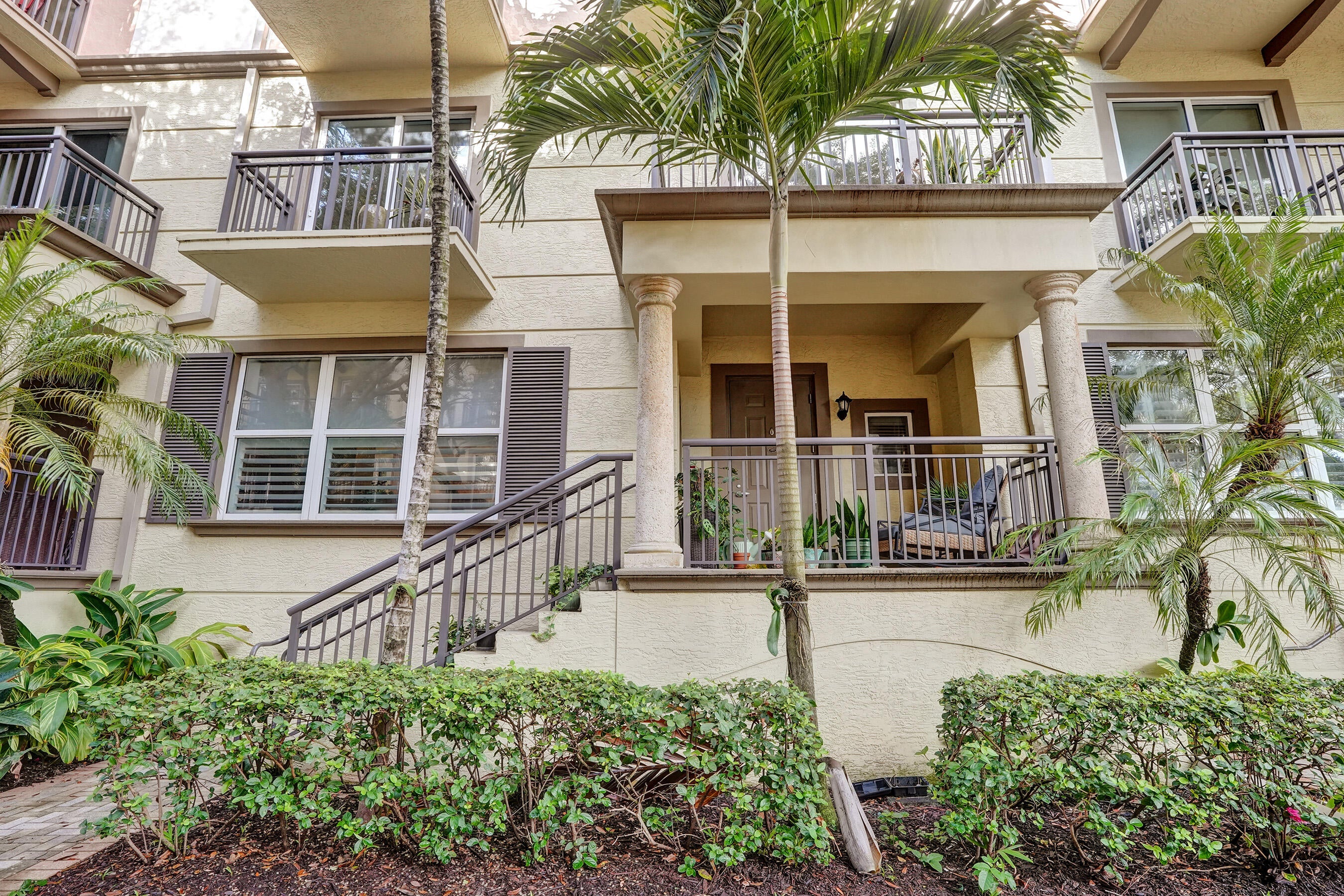 2633 NE 14th Avenue 103