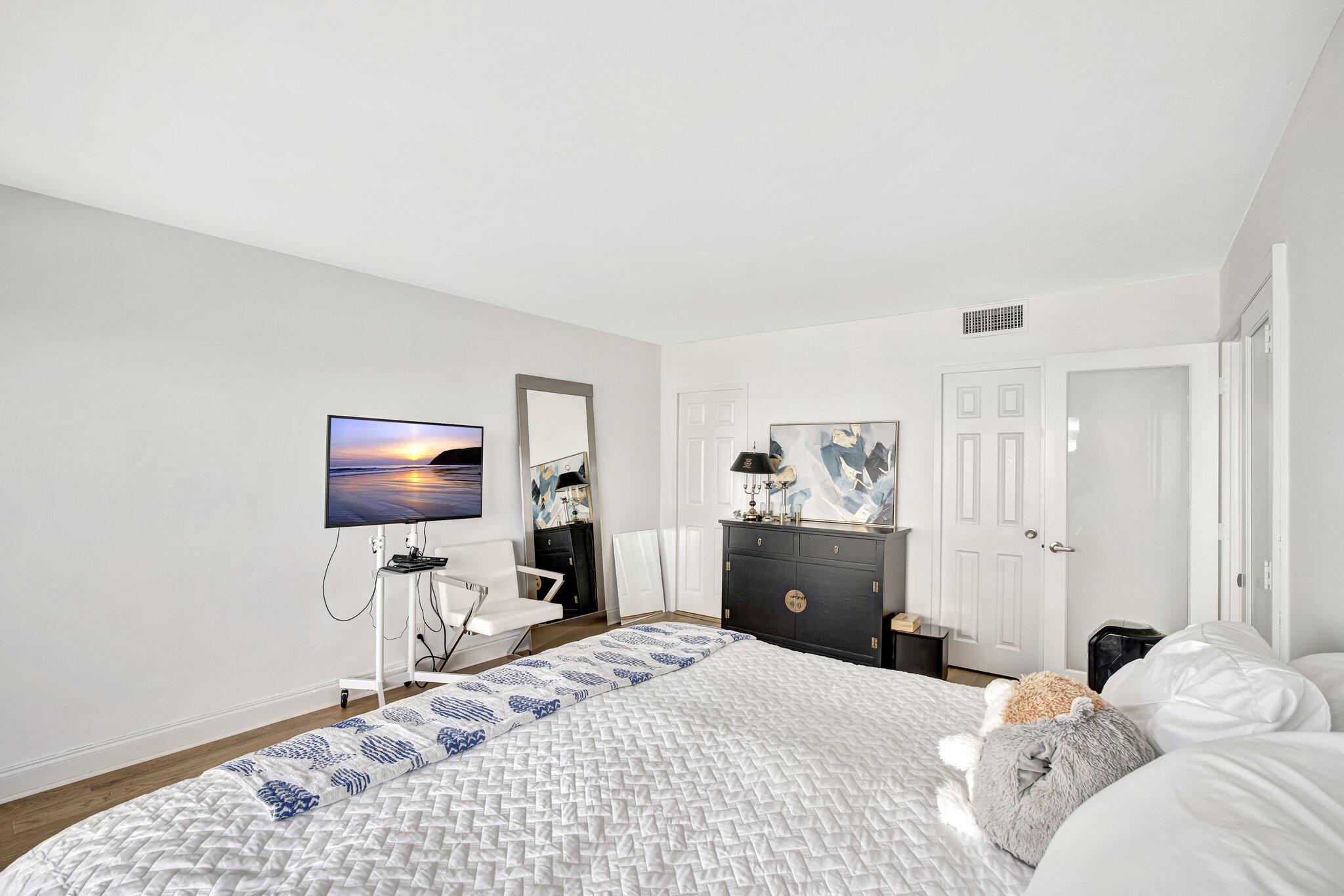 SKY HARBOUR EAST CONDO - Residential