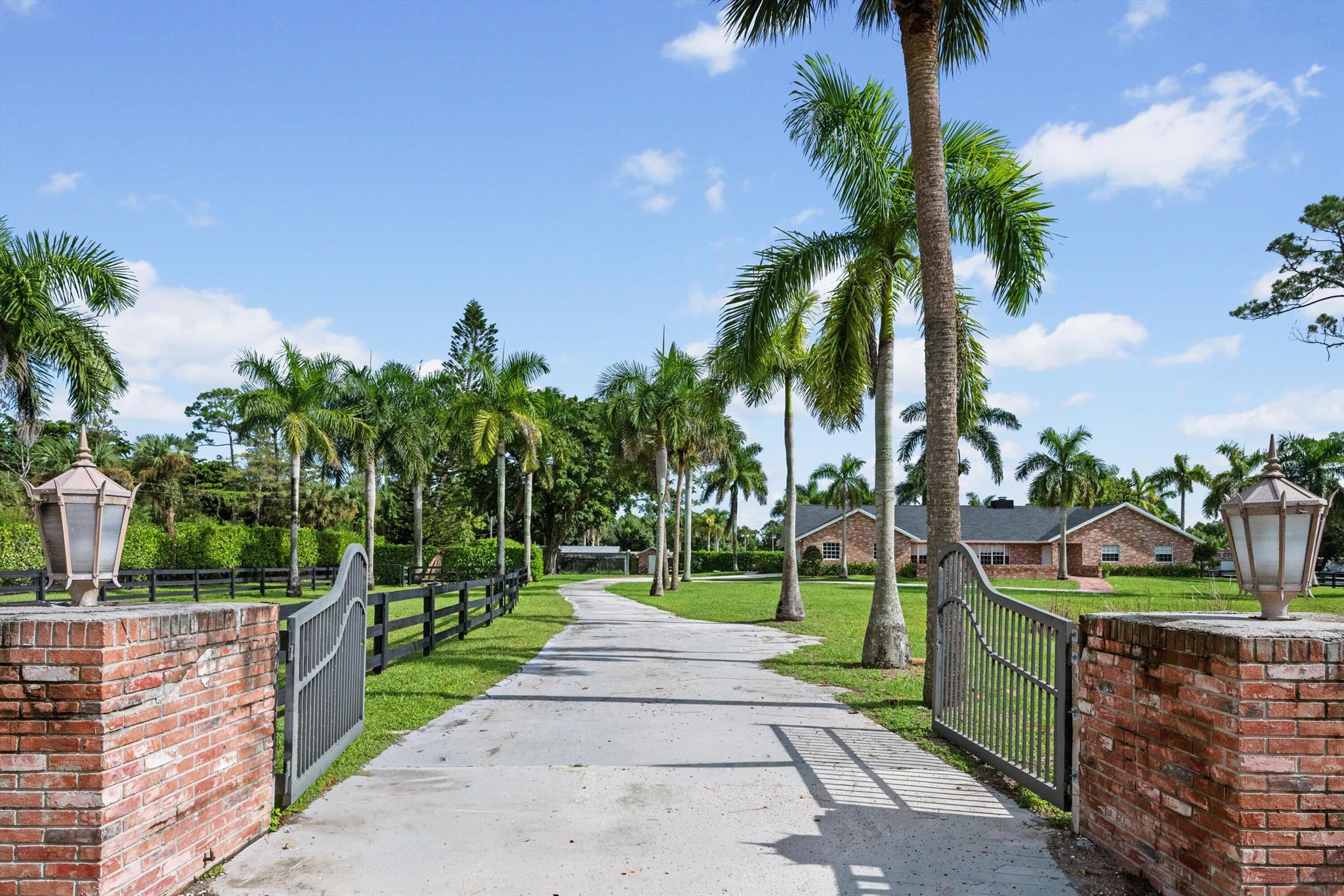 Discover this beautifully designed 5-bedroom, 3.5-bath home offering over 5,100 sq ft of a spacius living in a quiet Lake Woth location. Features open floor plan, large kitchen, oversized bedrooms, and a private pool. Located on a quiet road near top schools, shopping, and dinig. Ideal for families or professionals seeking space and comfort.