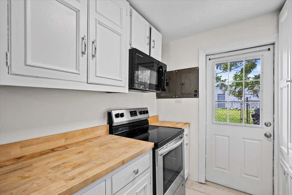 Photo of 1226 Easter Avenue, Fort Pierce, FL 34950 (MLS # B26061241)