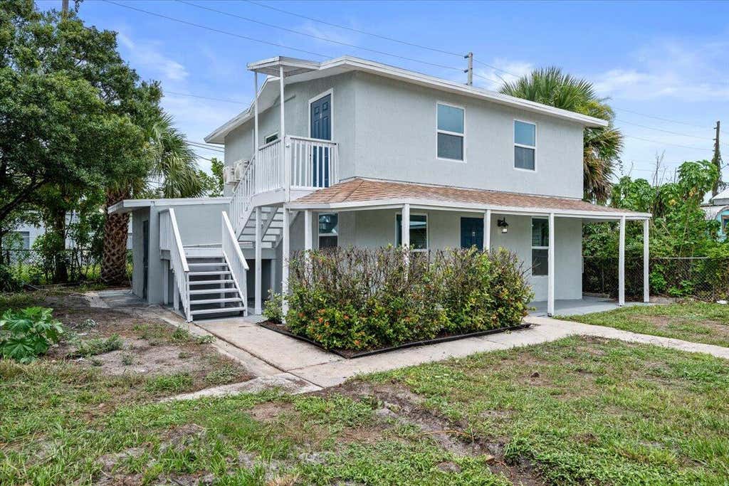 Photo of 1226 Easter Avenue, Fort Pierce, FL 34950 (MLS # B26061241)