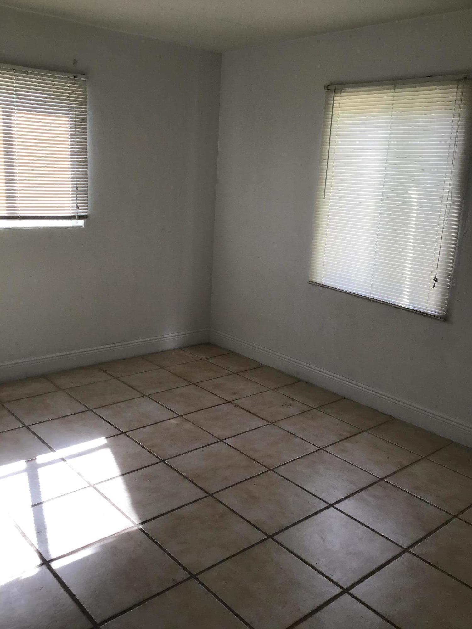 REPLAT OF PALM GARDENS - Residential