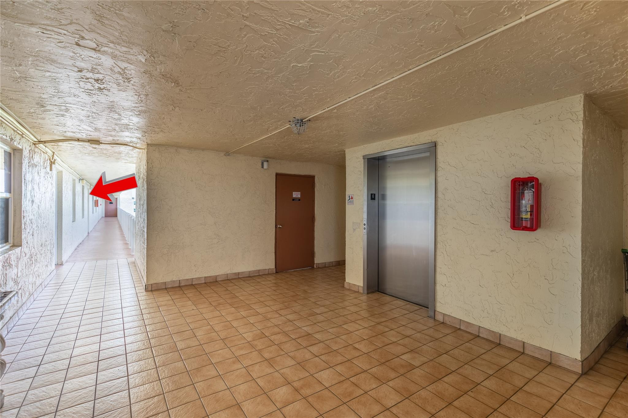 MEADOWBROOK LAKES VIEW CONDO - Residential