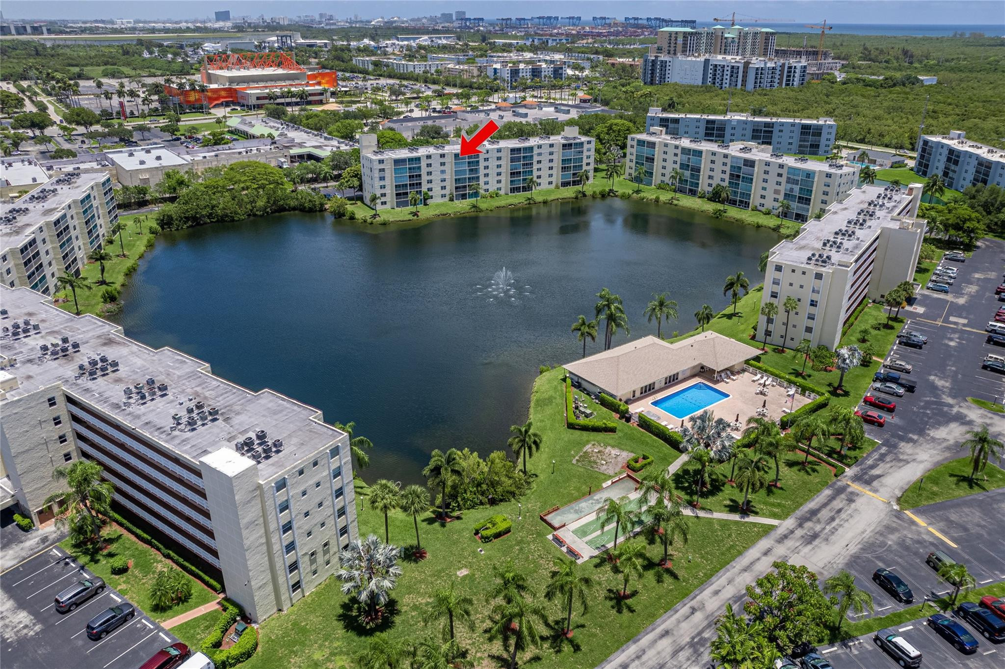 MEADOWBROOK LAKES VIEW CONDO - Residential