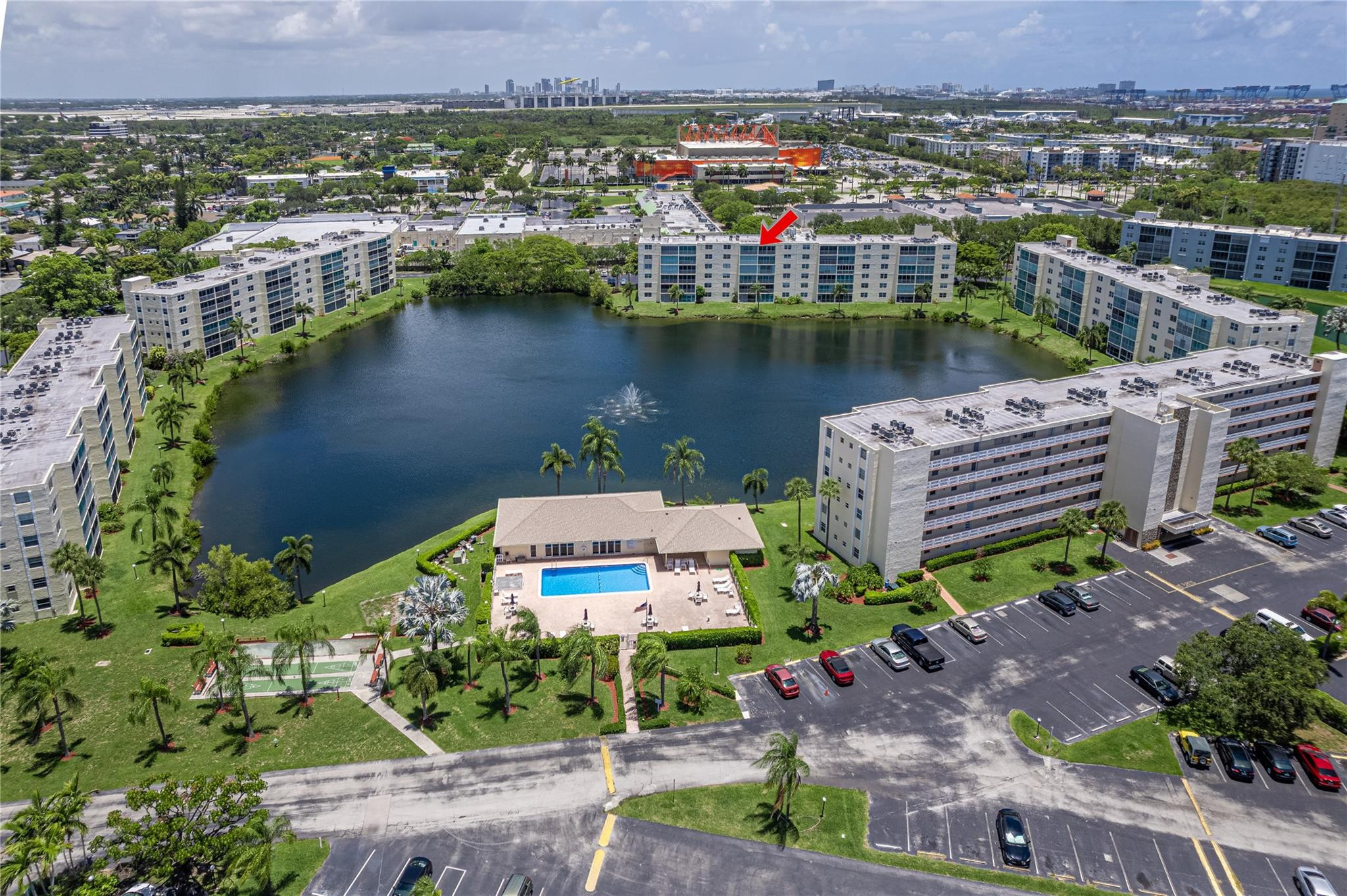 MEADOWBROOK LAKES VIEW CONDO - Residential
