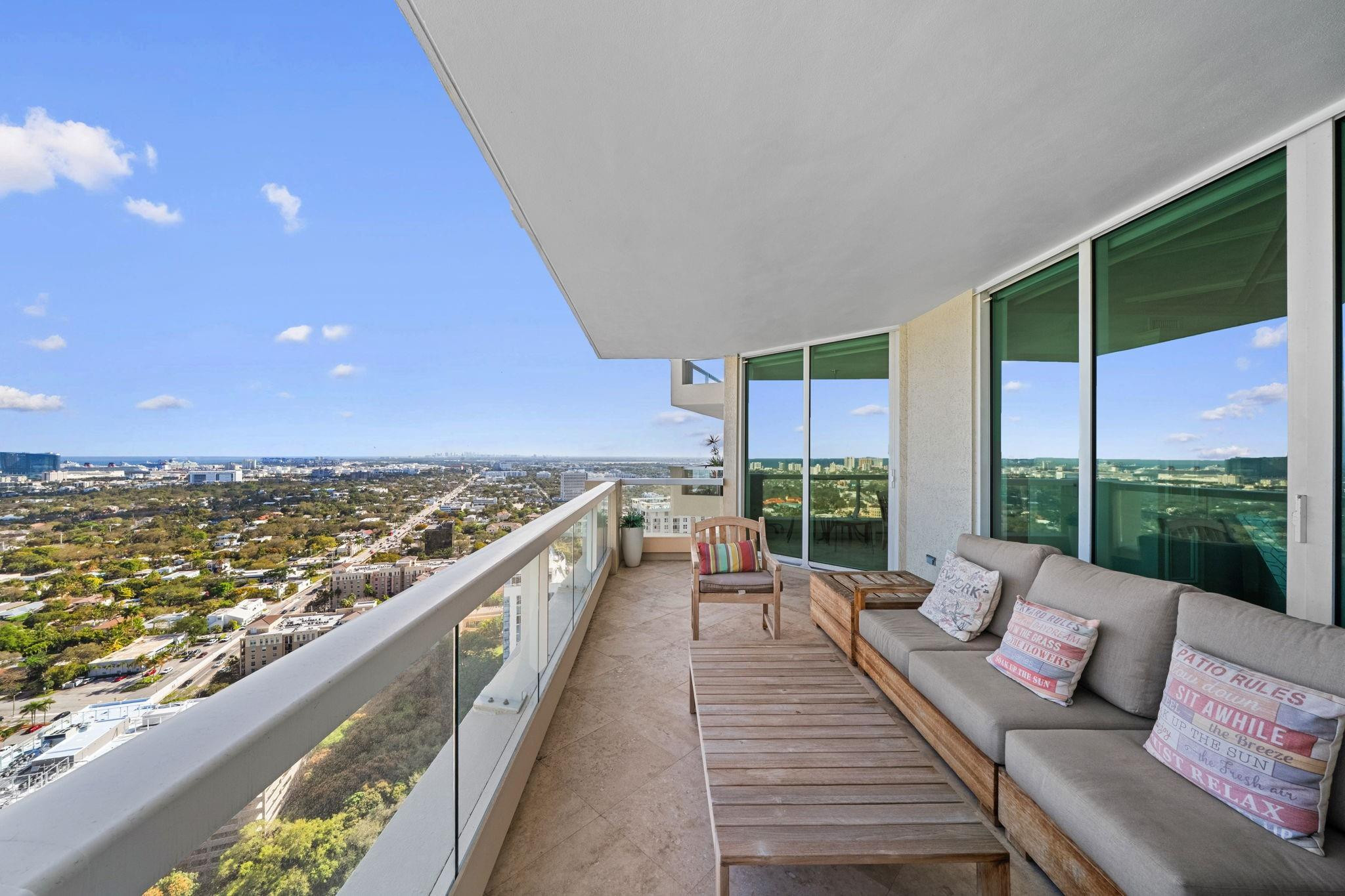 LAS OLAS GRAND - Residential