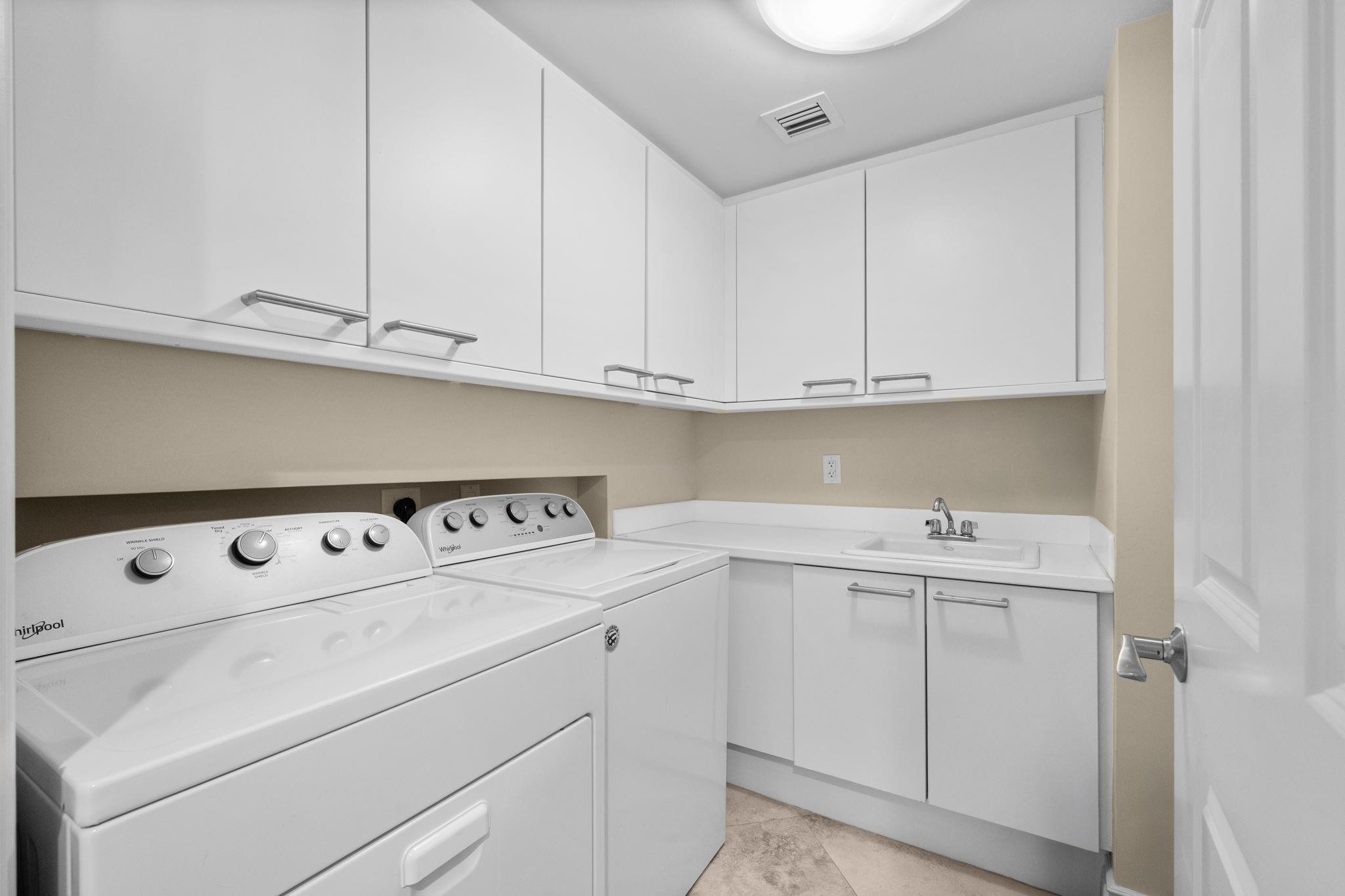 LAS OLAS GRAND - Residential