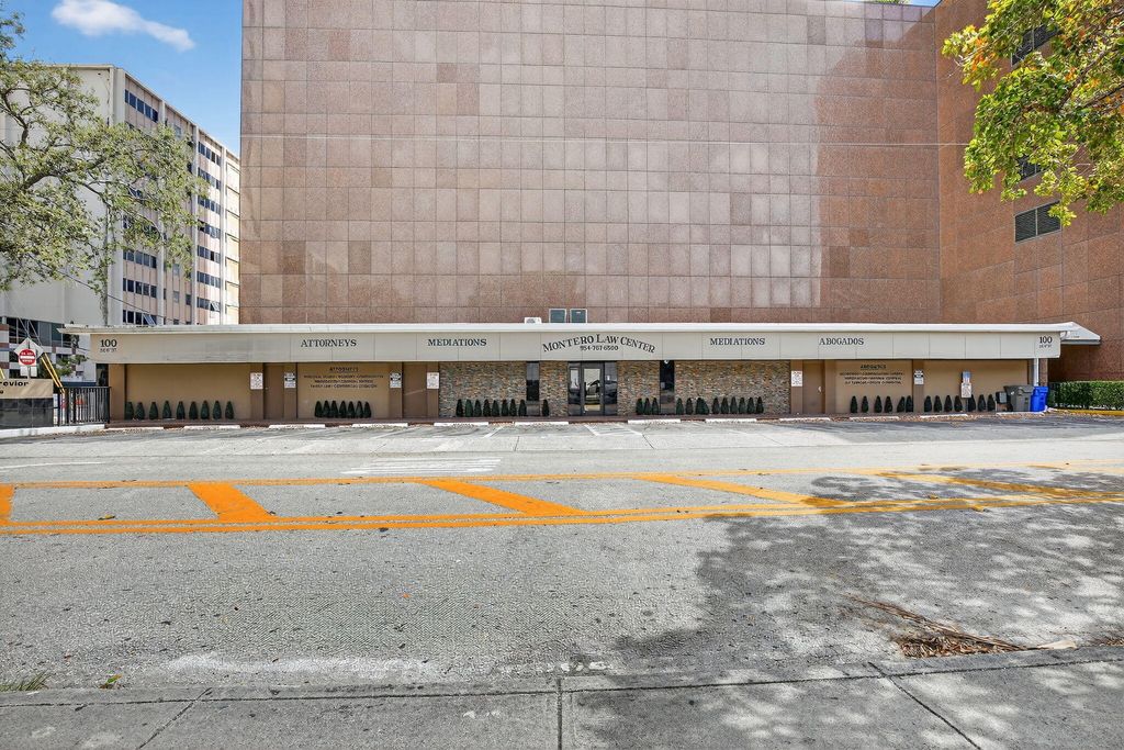 Photo of 100 SE 6th Street, Fort Lauderdale, FL 33301 (MLS # B26003399)