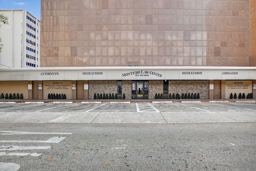 Photo of 100 SE 6th Street, Fort Lauderdale, FL 33301 (MLS # B26003399)