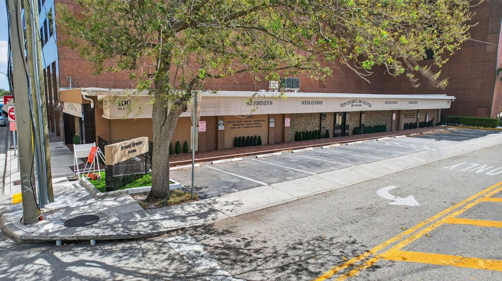 Photo of 100 SE 6th Street, Fort Lauderdale, FL 33301 (MLS # B26003399)