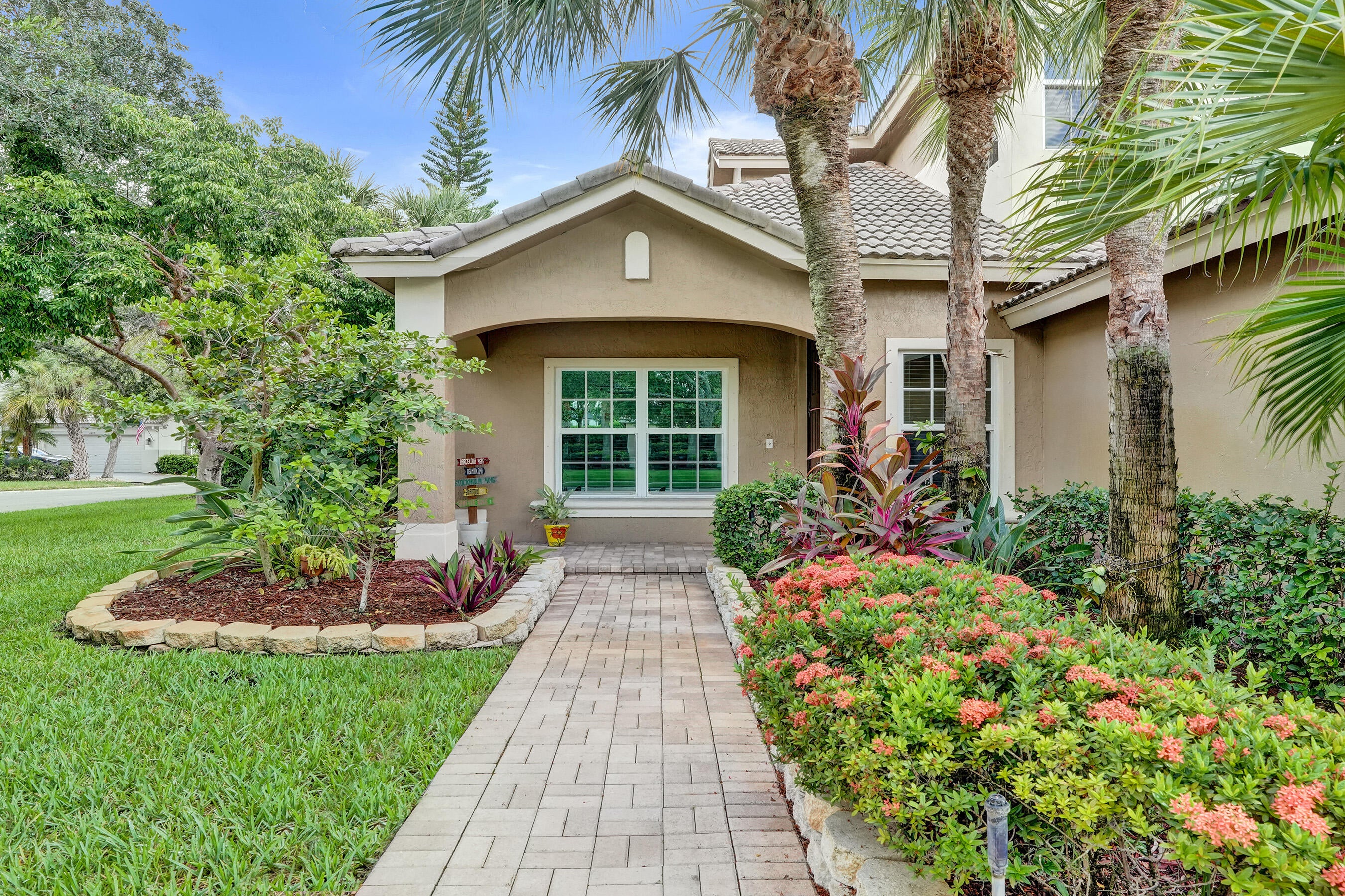 11329 NW 65TH Manor