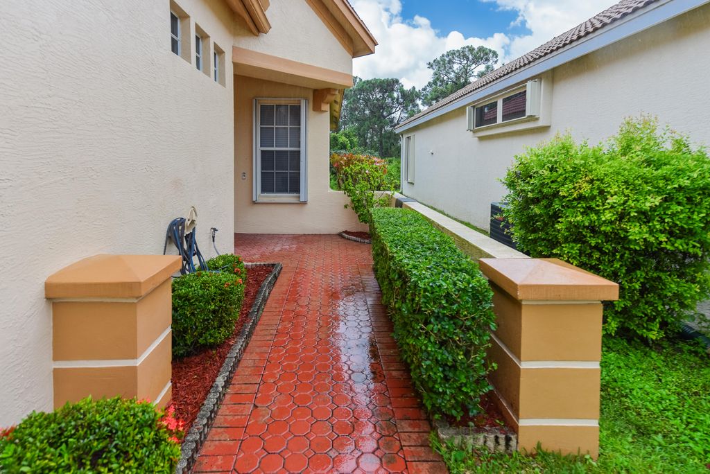 Photo of 653 SW Munjack Cove, Port Saint Lucie, FL 34986 (MLS # R11131215)