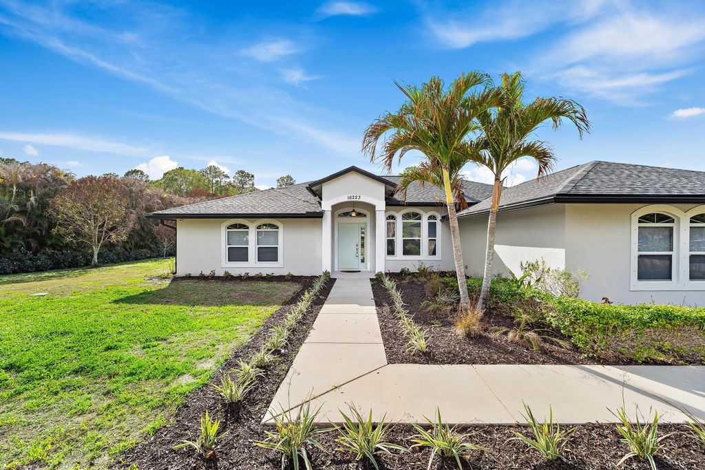 Photo of 16223 127th Dr N, Jupiter, FL 33478 (MLS # B26000571)