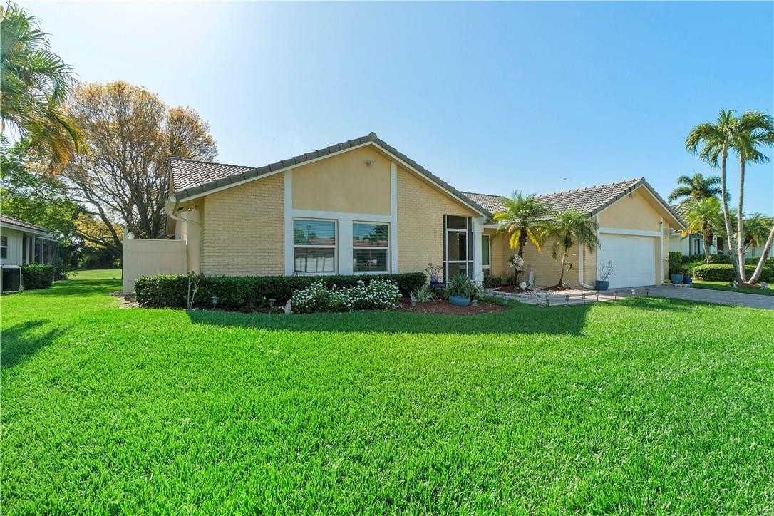 BOCA GREENS - Residential