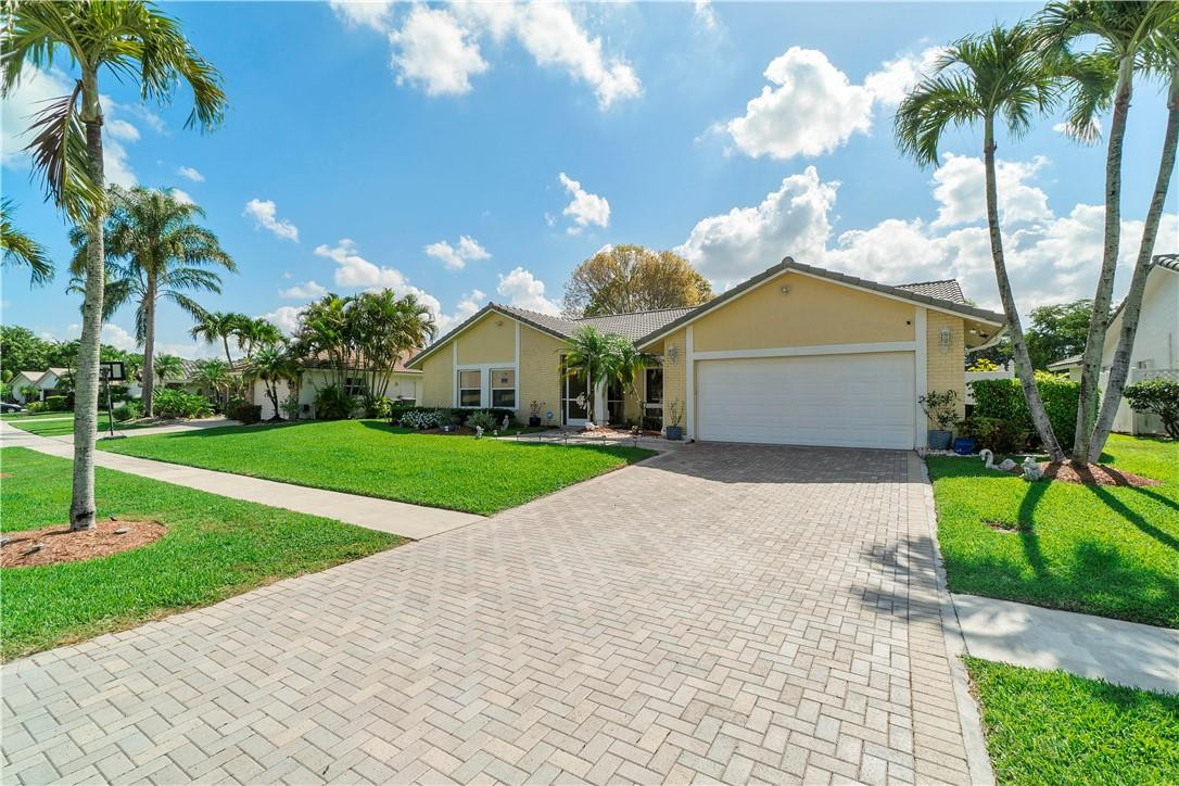 BOCA GREENS - Residential