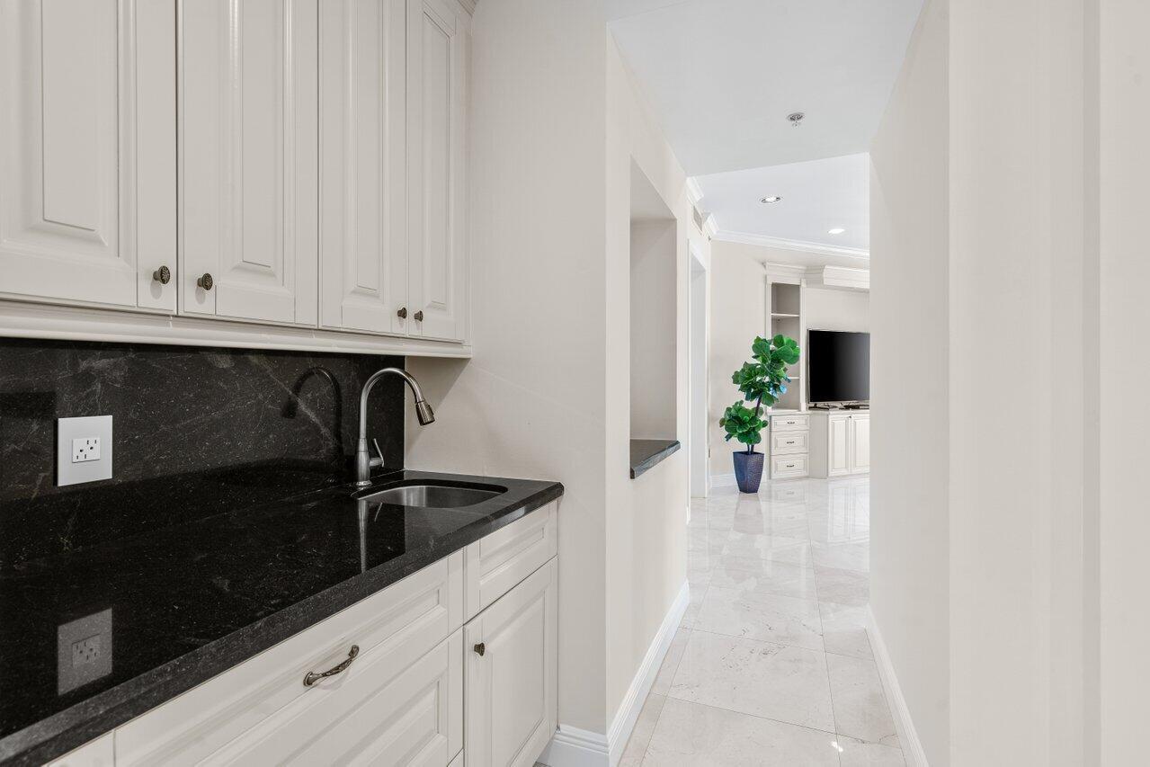 SUNRISE OCEAN CLUB CONDO - Residential Lease