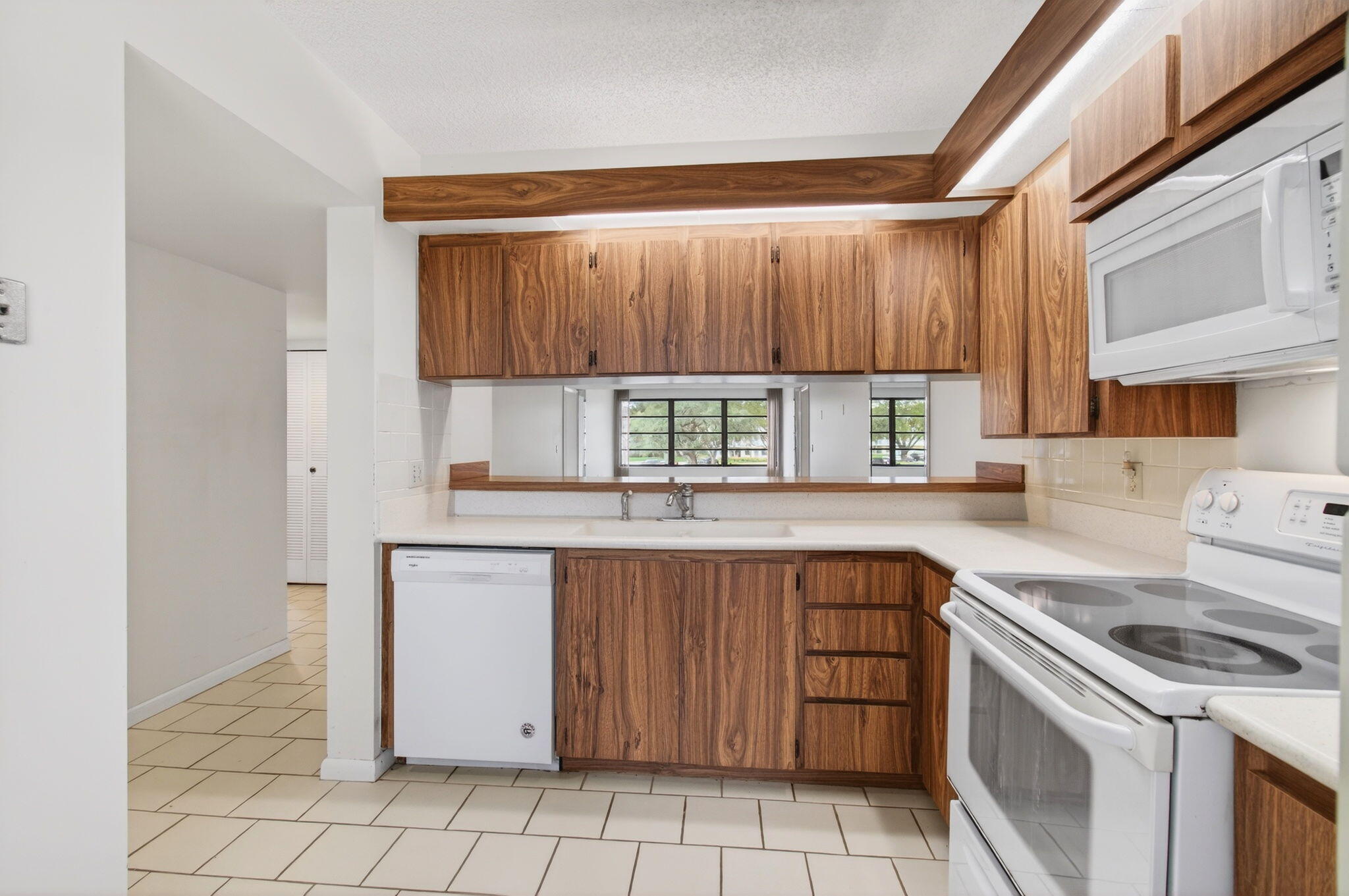 WHITEHALL - Residential