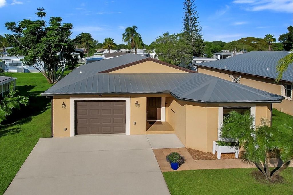 Photo of 34 Oro Grande Way, Port Saint Lucie, FL 34952 (MLS # F10530396)