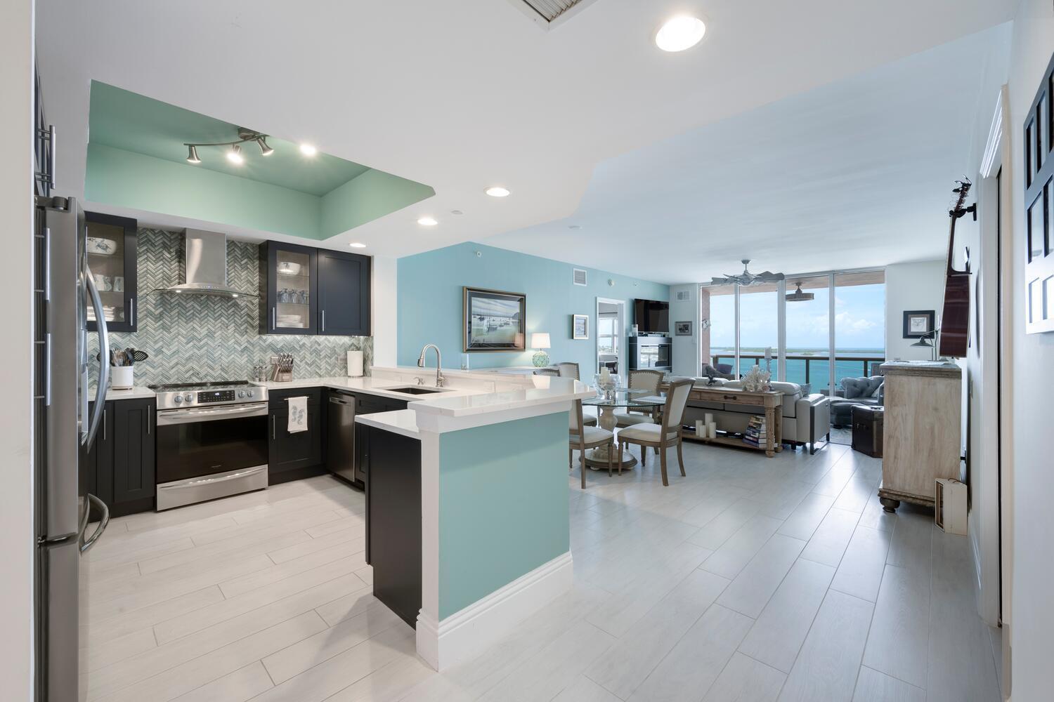 2650 Lake Shore Drive 1602, Riviera Beach, FL, 33404/$625,000 2 2650 Lake Shore Drive 1602
