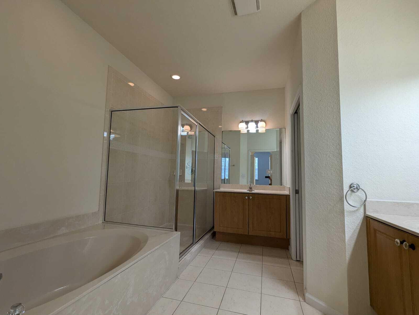 GREENWICH RESIDENTIAL CON - Residential Lease