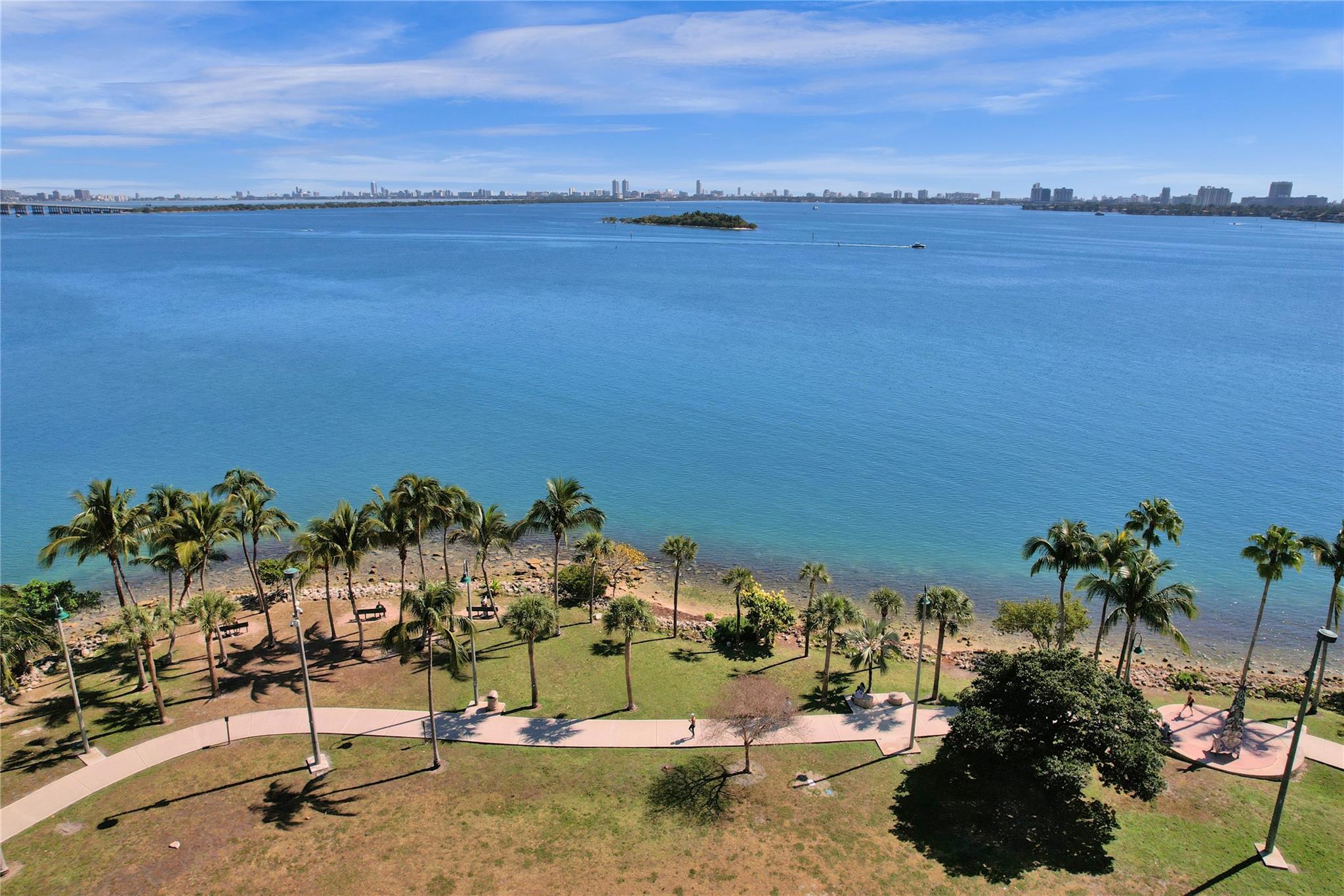 1900 N Bayshore Drive 3718