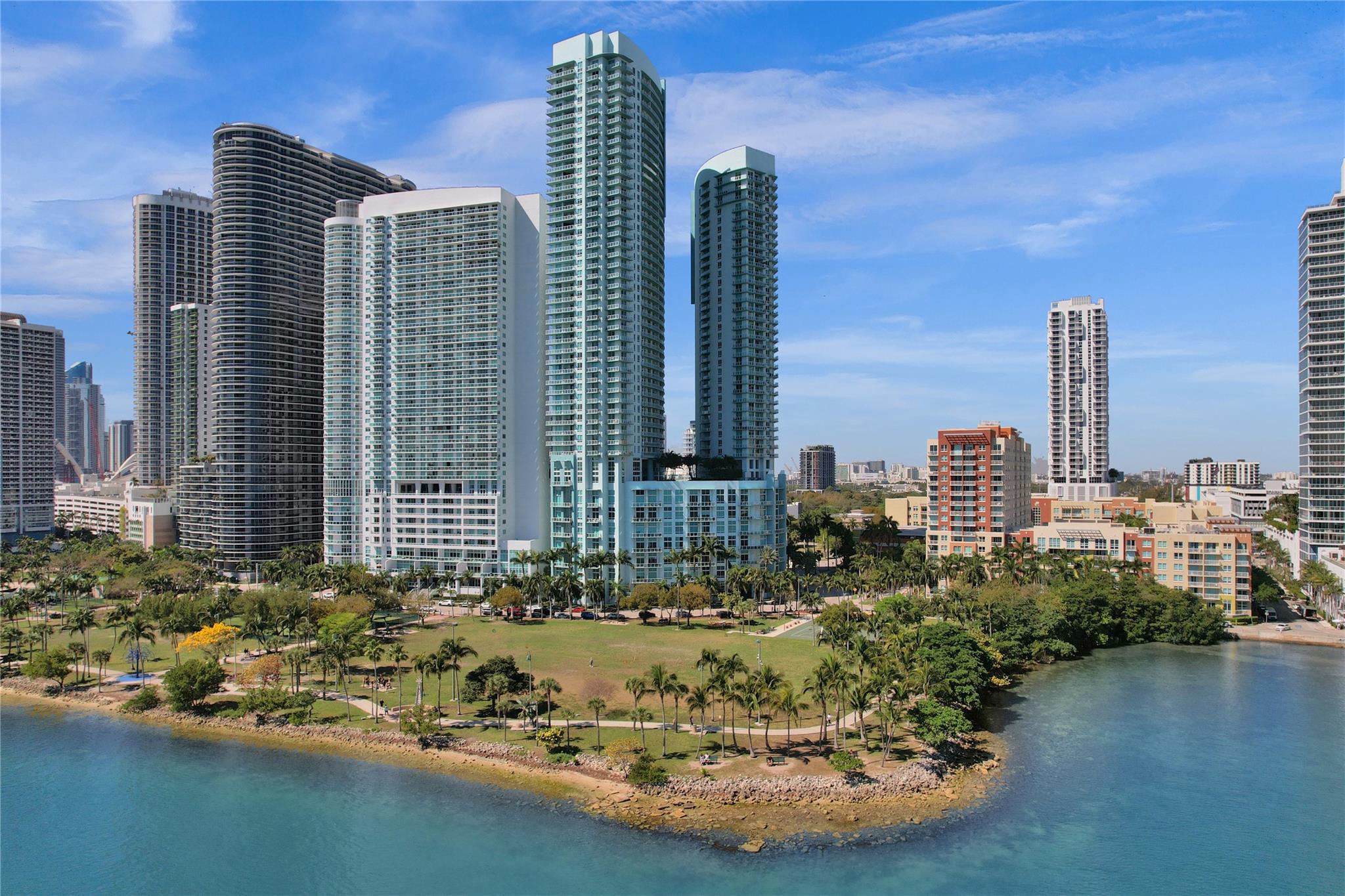 1900 N Bayshore Drive 3718