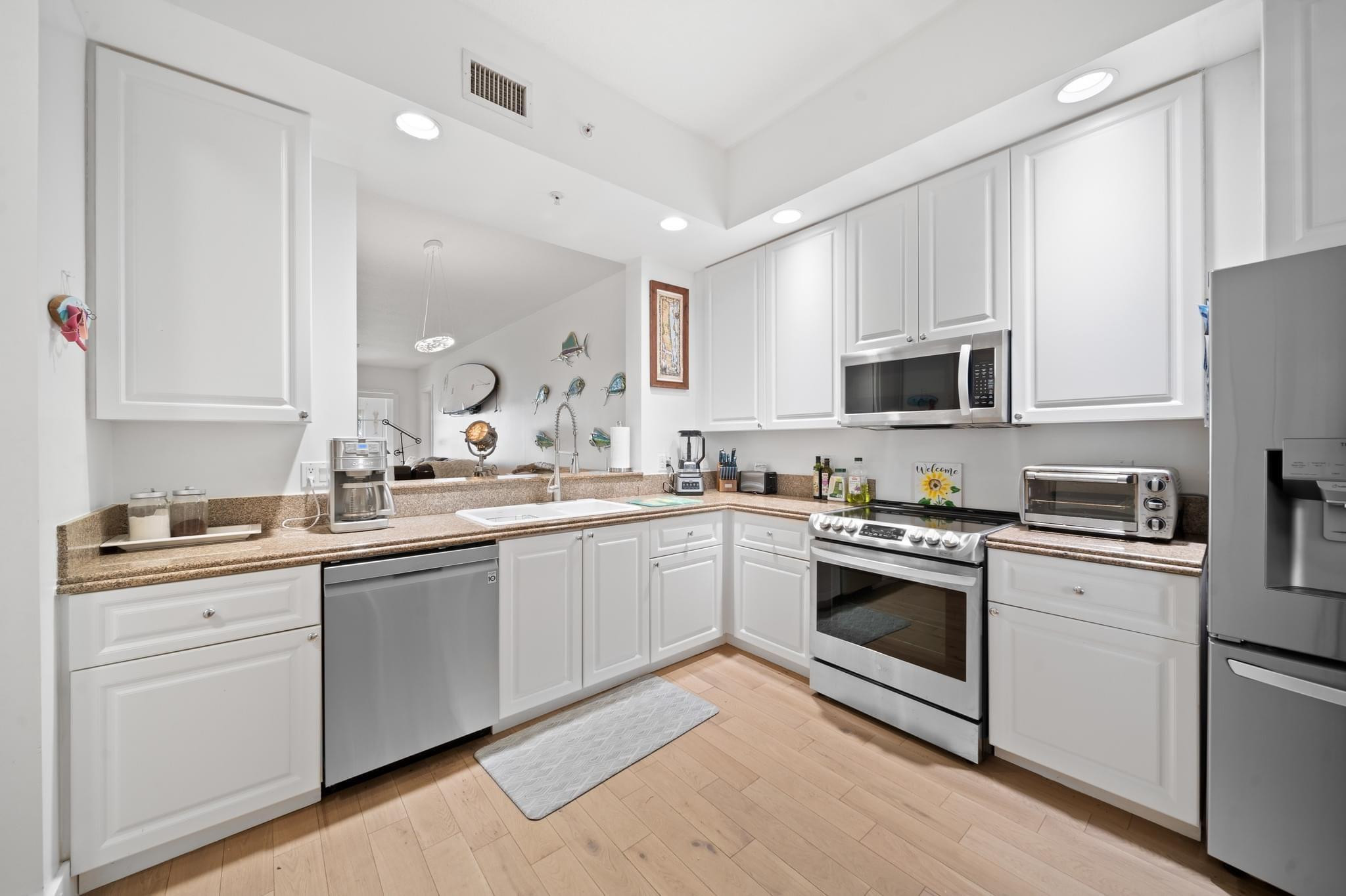 Harbour Isle At Hutchinso - Residential Lease