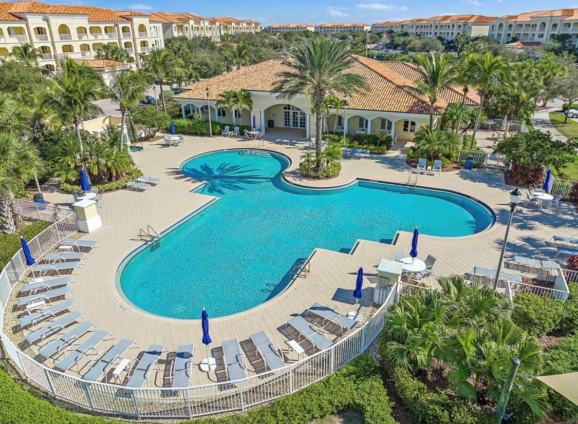 Harbour Isle At Hutchinso - Residential Lease