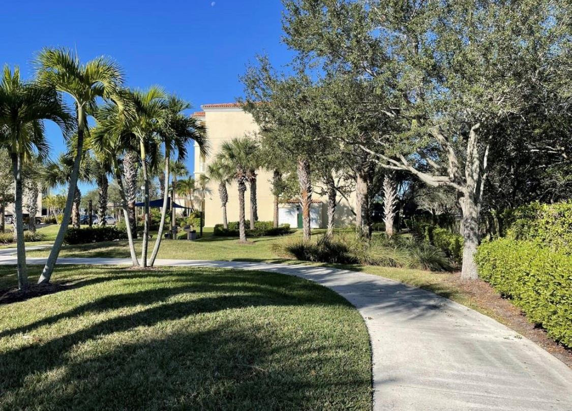 Harbour Isle At Hutchinso - Residential Lease