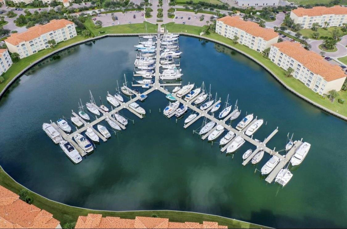 Harbour Isle At Hutchinso - Residential Lease