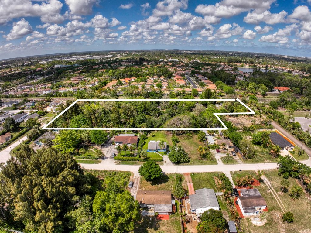 Photo of 470 N 63rd Trl Trail N, West Palm Beach, FL 33413 (MLS # B26009894)