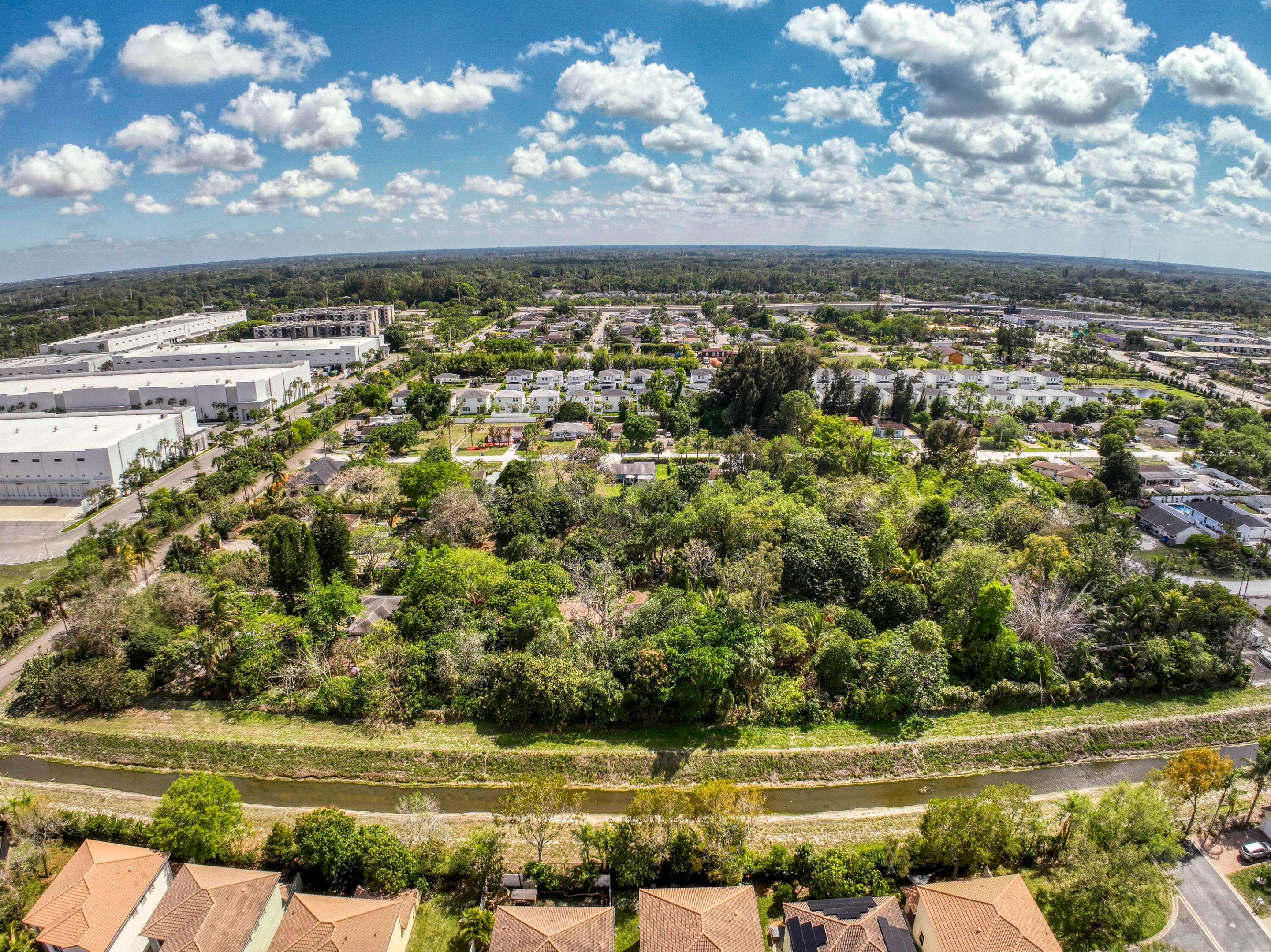 470 N 63rd Trl Trail N