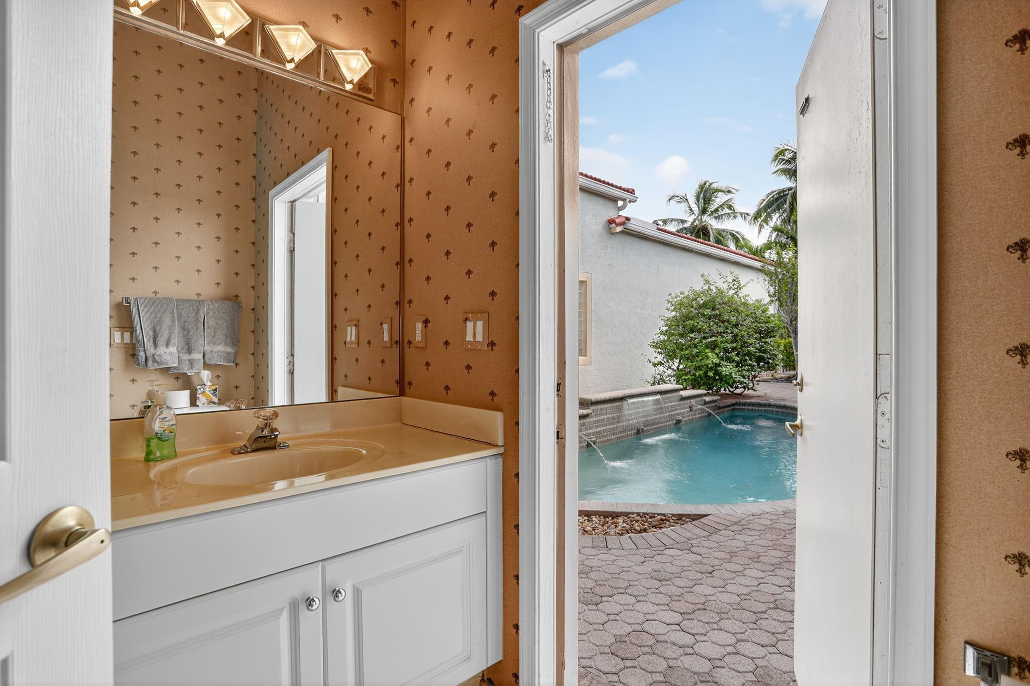 Heron Bay Four 160-1 B - Residential
