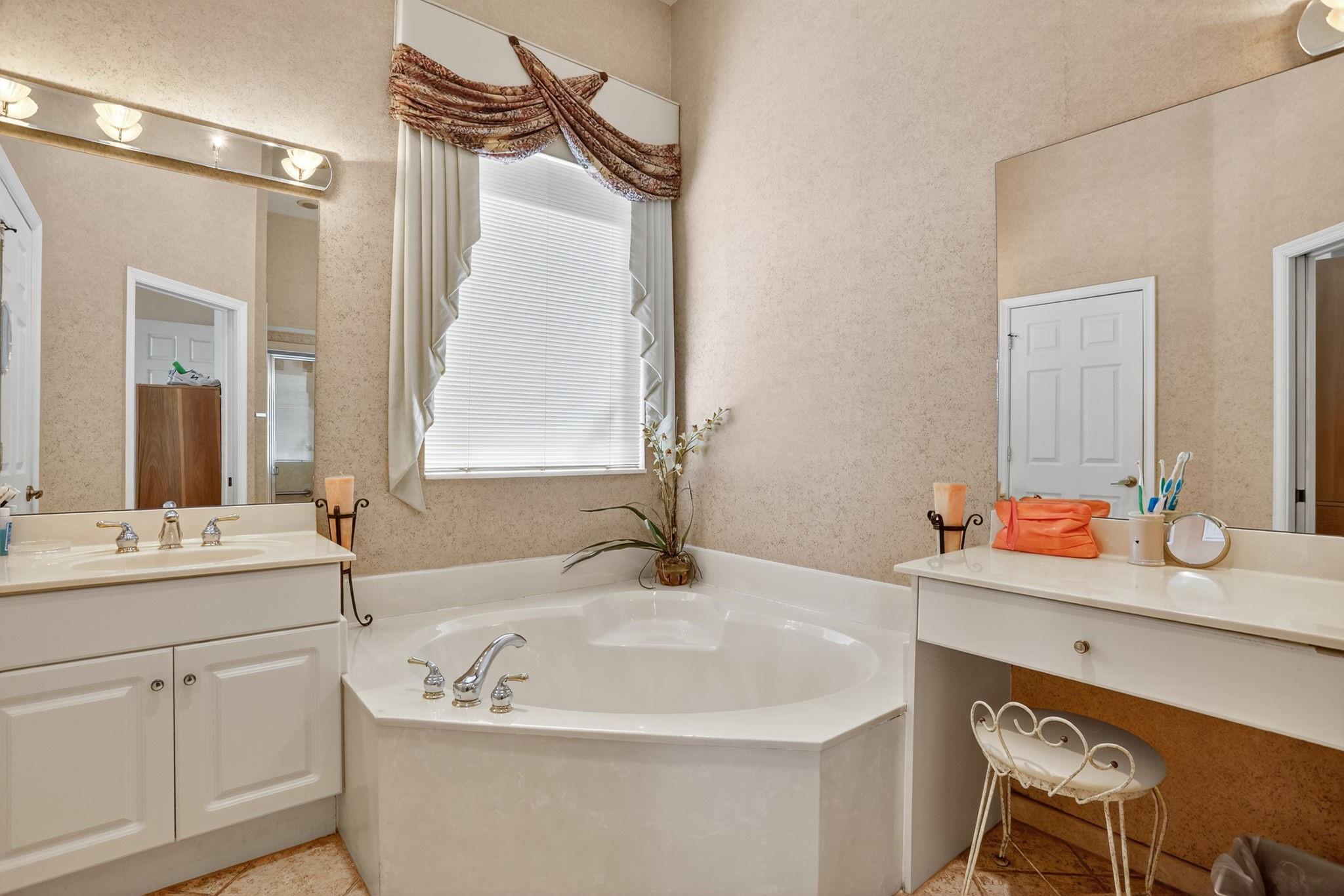 Heron Bay Four 160-1 B - Residential