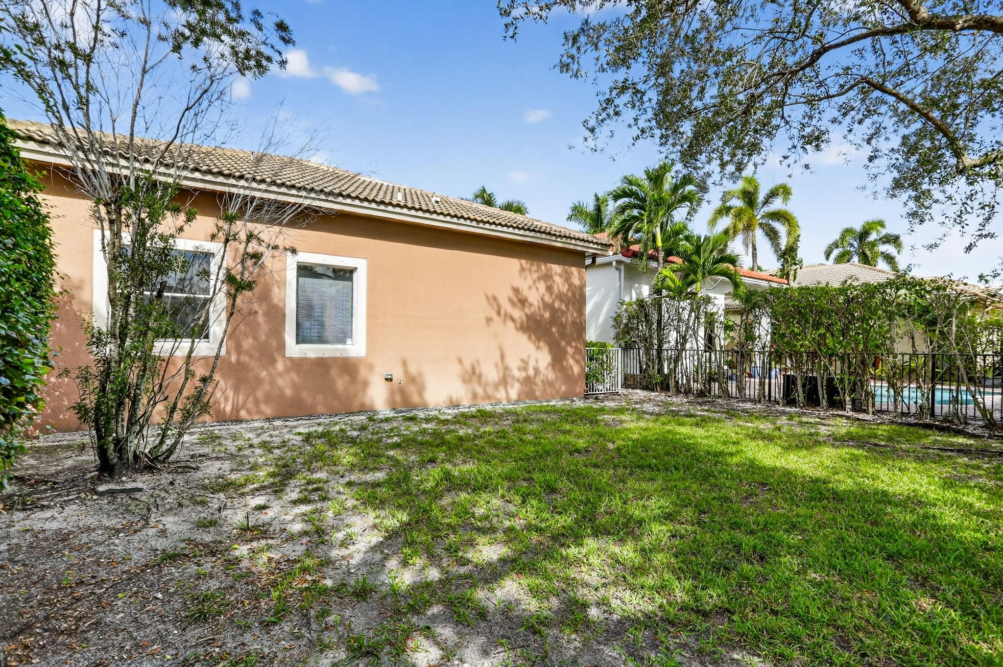 Heron Bay Four 160-1 B - Residential