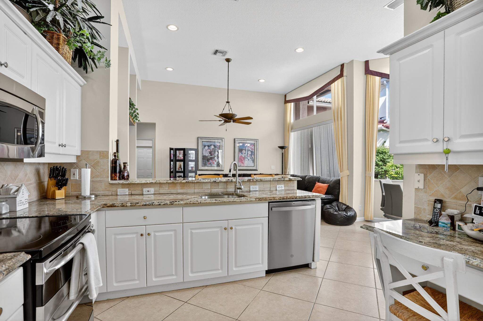 Heron Bay Four 160-1 B - Residential